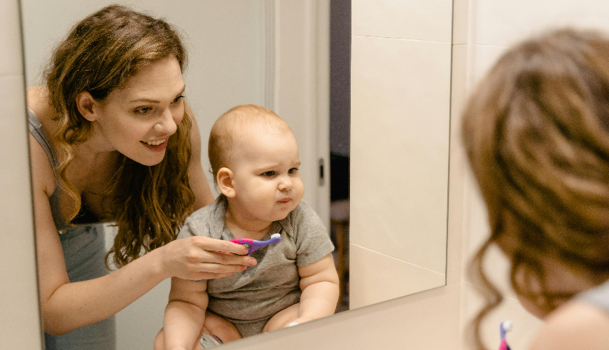 Ząbkowanie u dzieci i wskazówki, jak ulżyć maluchom 