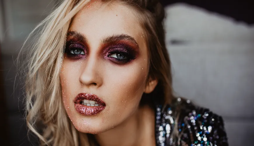 Naucz się makijażu smokey eyes, który podkreśli twoje piękno